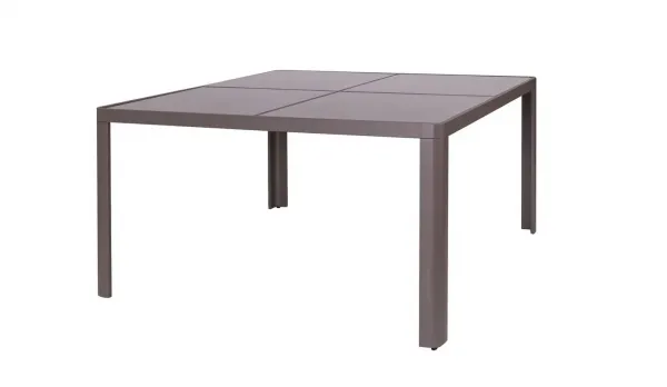 Mesa cuadrada 140x140 cm.