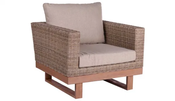 Sofá individual de aluminio con acacia