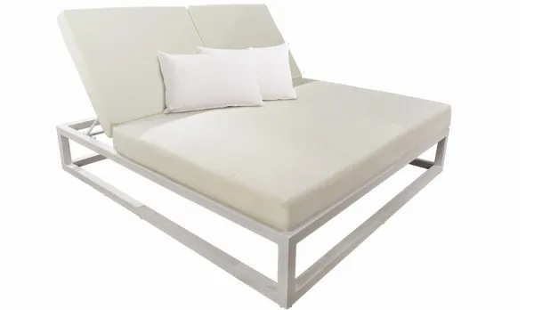 Cama de exterior de aluminio blanca