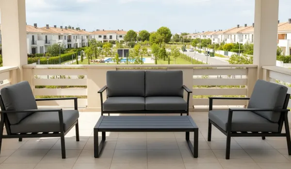 Set de terraza de aluminio disponible en dos tamaños