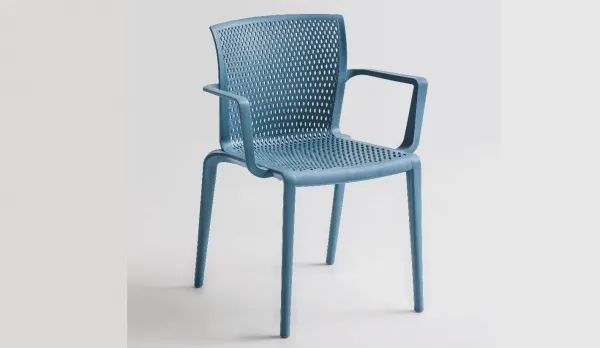 Sillon de tecnopolimero con brazos en varios colores