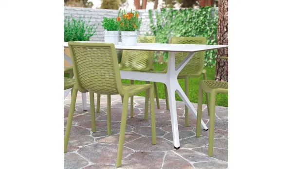 Mesas con tablero de compacto fenólico y bases polipropileno