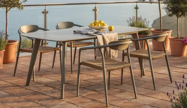 Mesas de exterior con sobre porcelánico