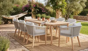 Mesa y sillones de eucalipto para exterior