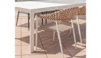 Silla de comedor disponible en 2 colores