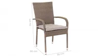 Silla de rattan color topo apilable